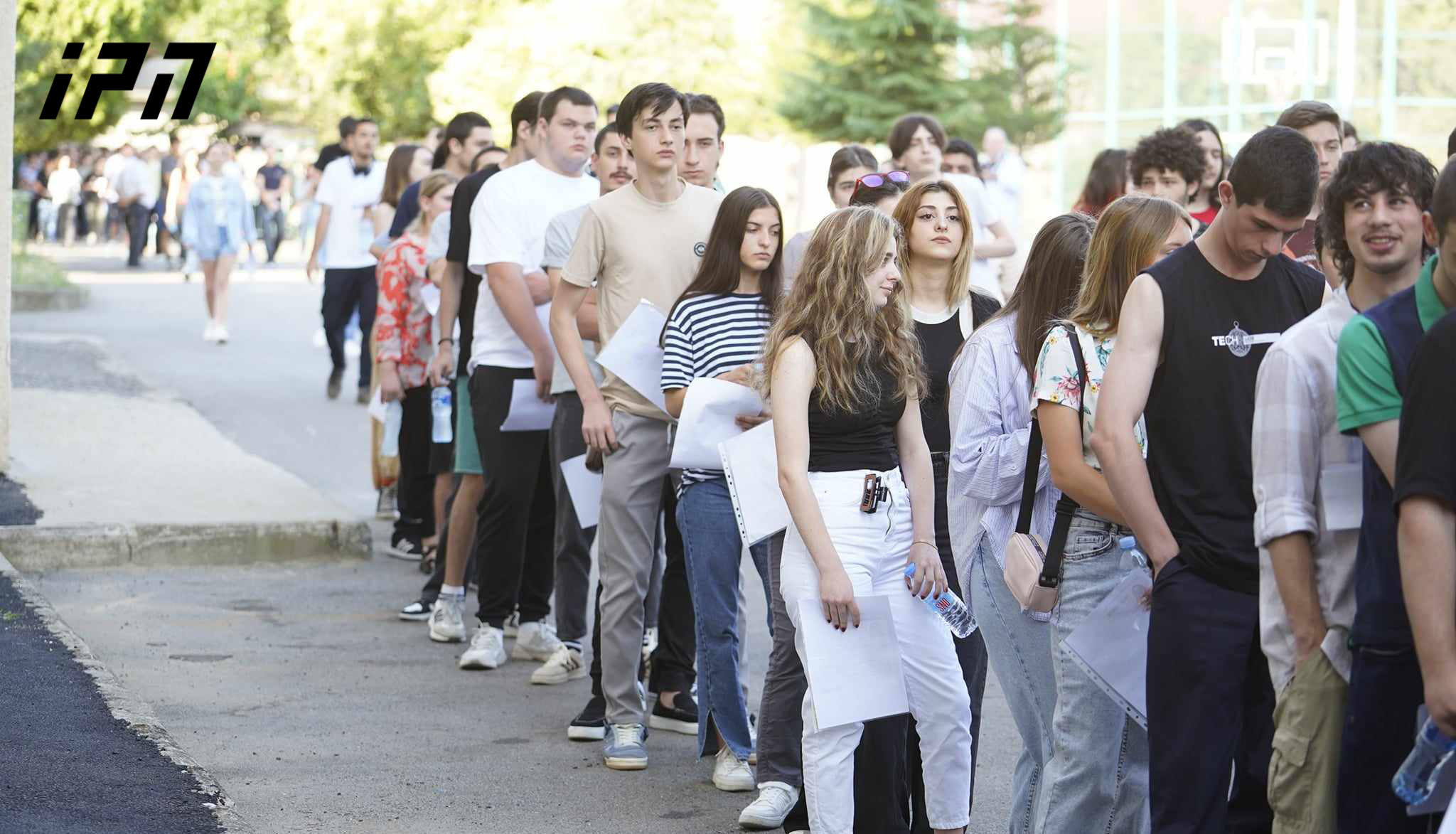 По итогам Единых национальных экзаменов, право учиться в высших и профессиональных образовательных учреждениях получили 34 150 абитуриентов - 17 862 из них зачислены в государственные университеты