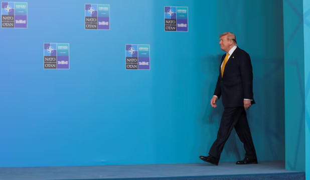 Reuters – Дональд Трамп заявил союзникам по НАТО, что хочет, чтобы США оставались в альянсе