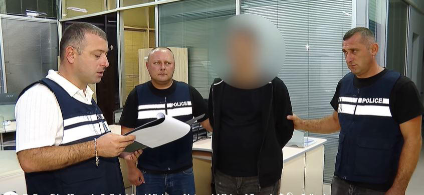 MIA - 2 Chinese citizens arrested on charges of theft - the accused illegally took 7,800 USD and 4,450 EUR belonging to two passengers on board the plane