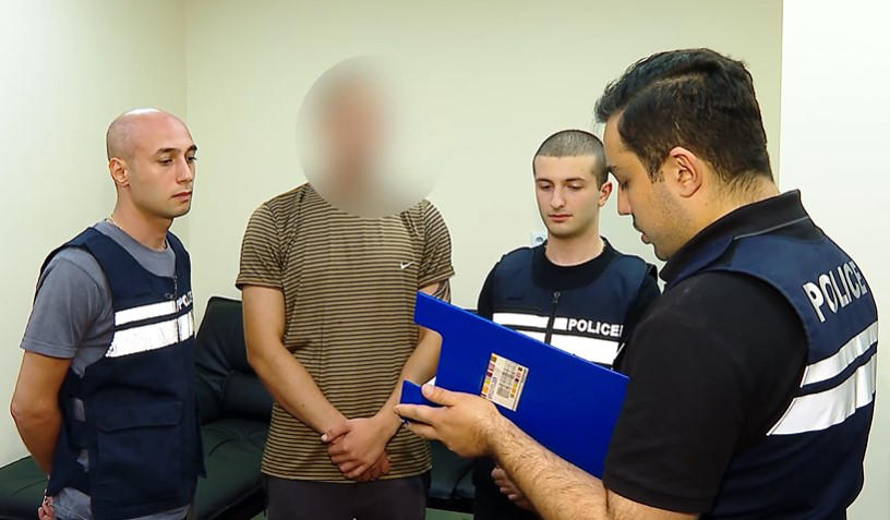 MIA: A person has been detained who, in one of the squares in Tbilisi, by demonstrating a cold weapon and with threats, unlawfully took possession of the telephones belonging to two citizens of a foreign country